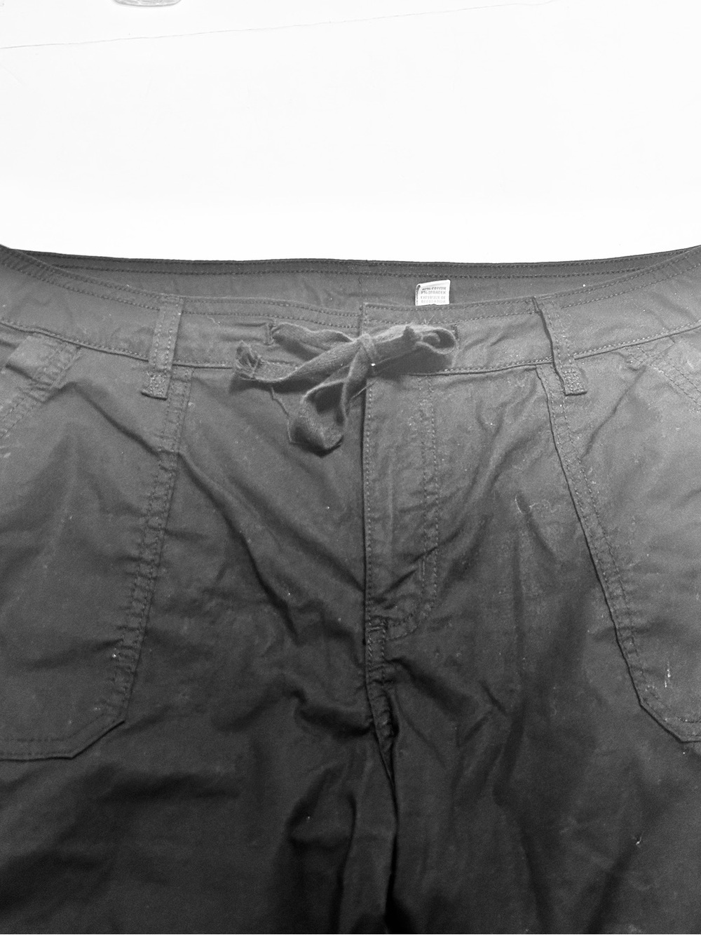 St. John's Bay Women's Cargo Drawstring waist capris tie hem Black  Sz14P - Picture 3 of 9